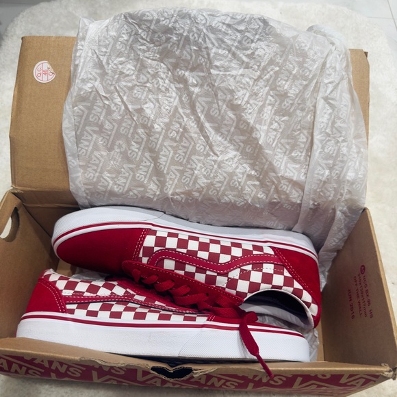 Red and white checkered old Skool tie up vans - Picture 2 of 7